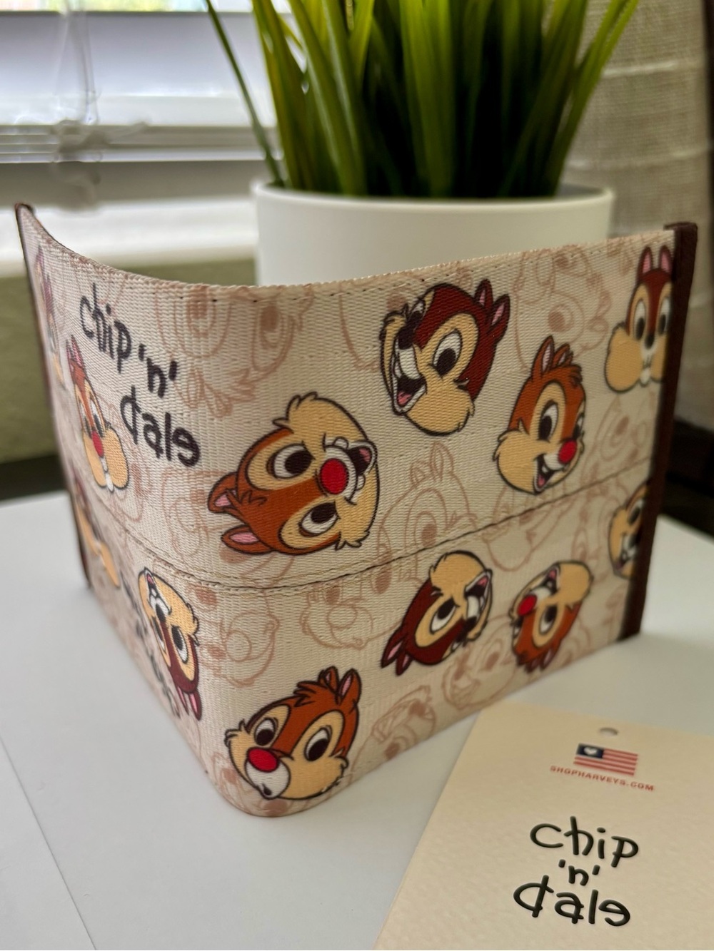 Harveys Disney Chip and Dale Billfold / Boyfriend Wallet Seatbelt Excellent Cond